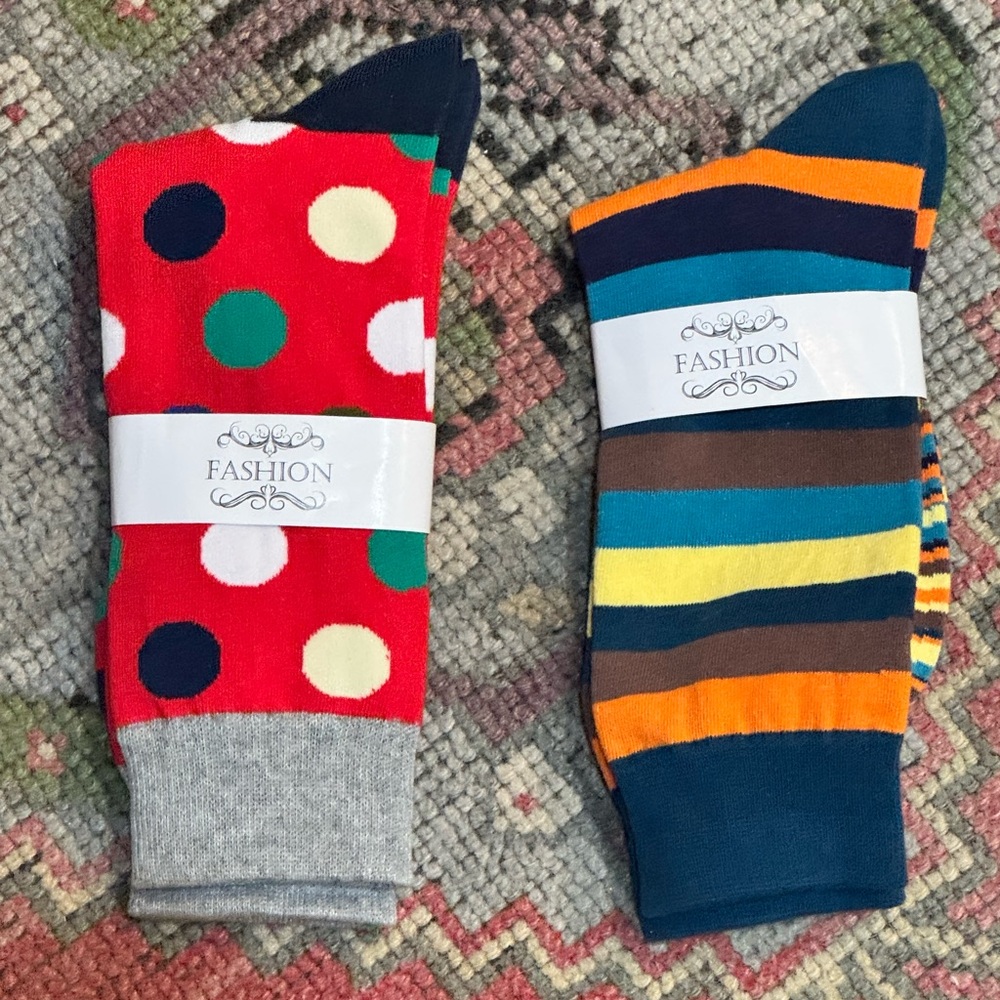 BRAND NEW FASHION DRESS SOCKS: Men’s size LARGE (selling in group of 2!